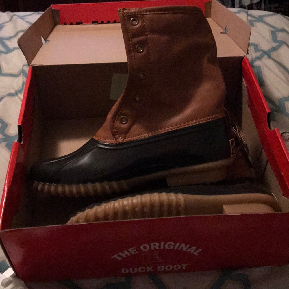Duck boots
